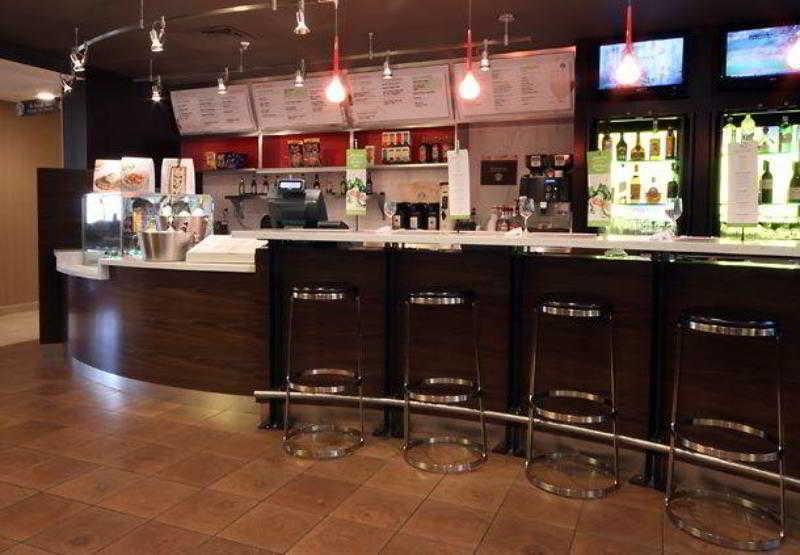 Courtyard By Marriott Topeka Restaurant foto