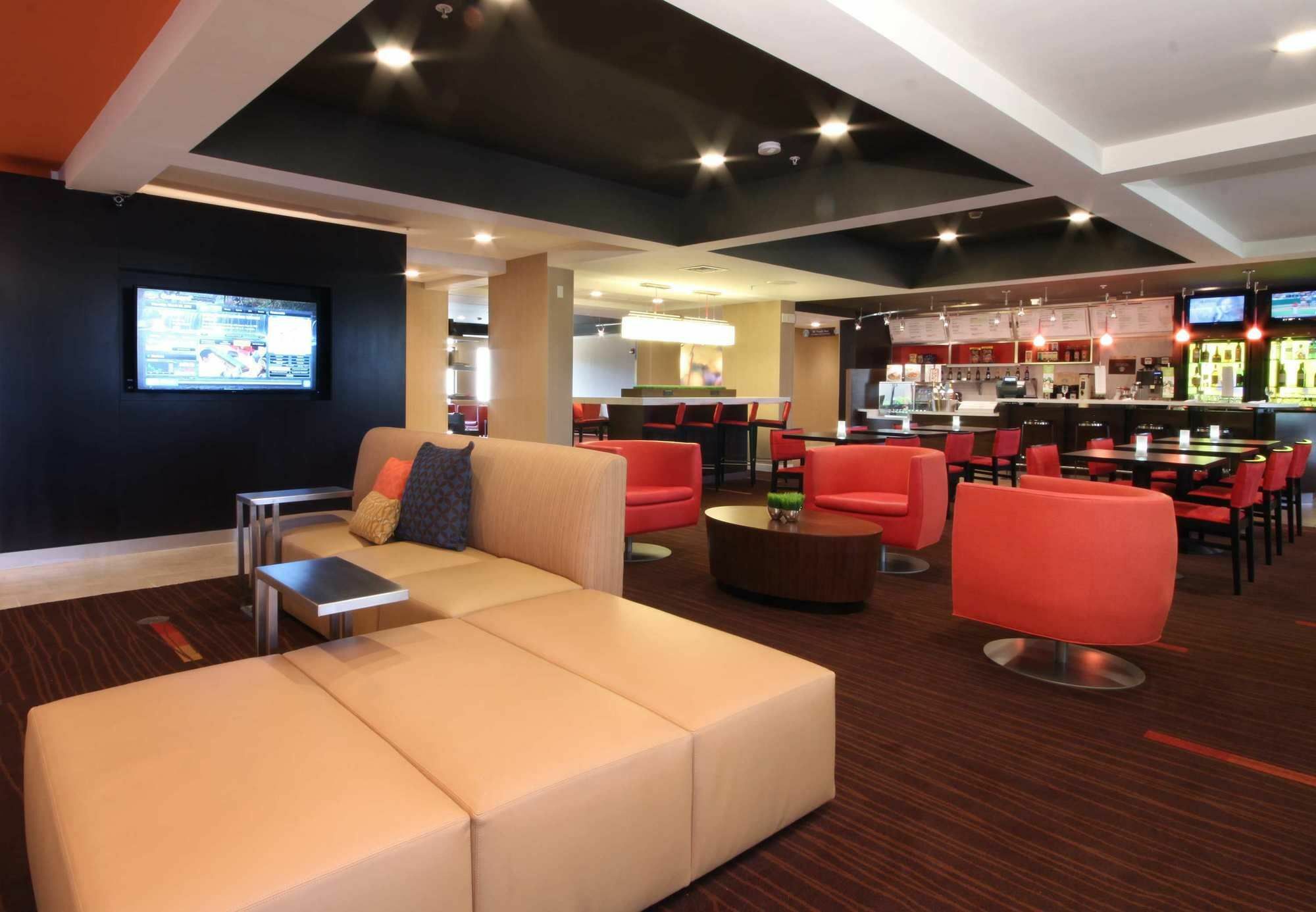 Courtyard By Marriott Topeka Exterior foto